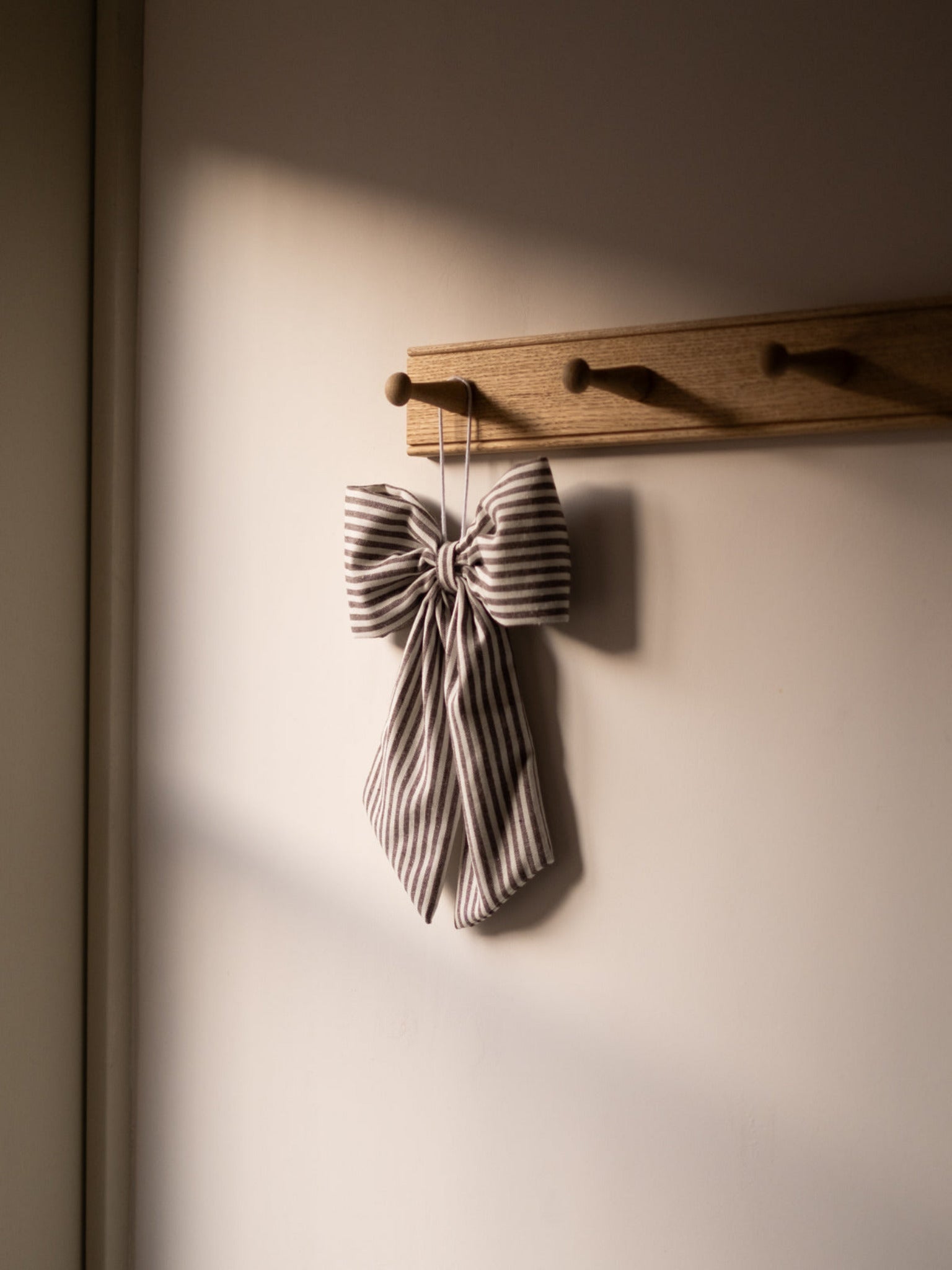 Brown & White Striped Hanging bow