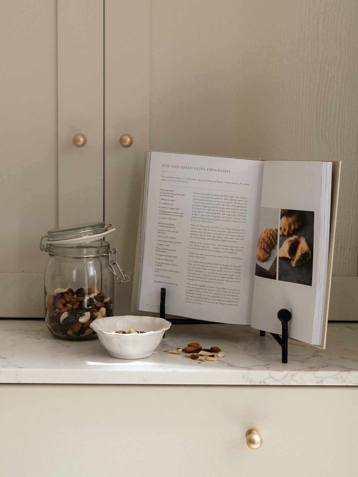 cookbook stand in black metal 